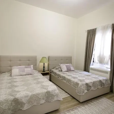 Emi's Villa Golem (Tirana)