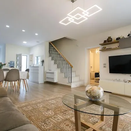 Emi's Villa Golem (Tirana)